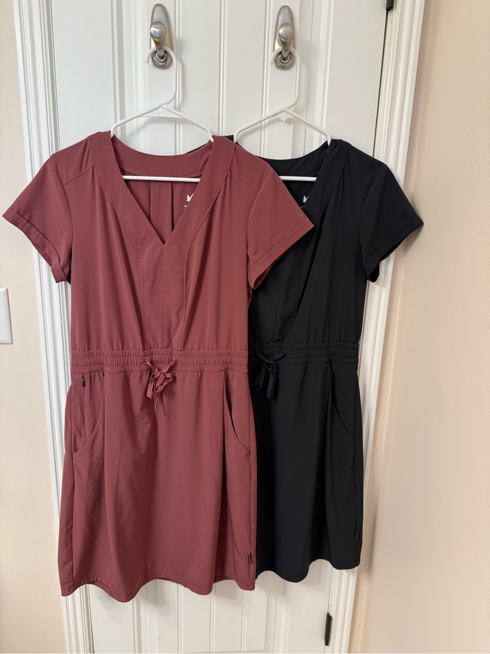 REI Short-Sleeve V-Neck Drawstring Dress in Dusty Rose and Gray